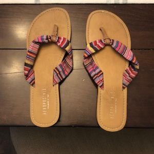 Colorful thong Aeropostale sandals.